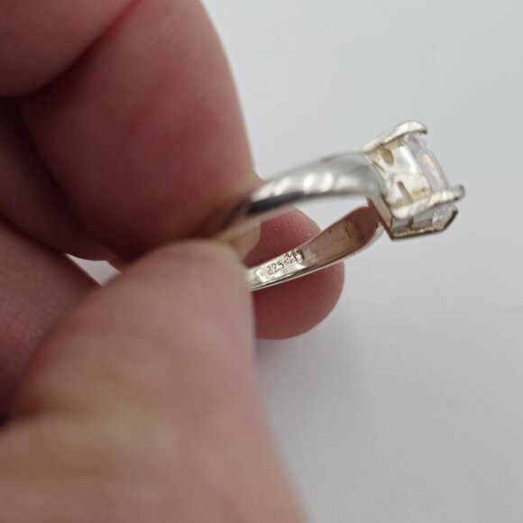 Size 7 Sterling Silver Rectangle Cubic Zirconia Clear Gem Ring A3746 - Picture 6 of 9